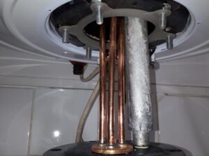 Villanybojler felújítás vízkőtelenítés magnézium védőanód cserével