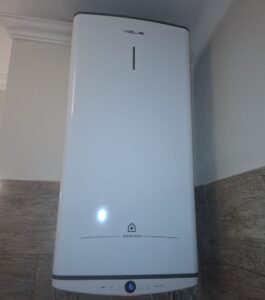 Ariston Velis pro 80 villanybojler csere, régi bojler elszállításával Budapest VII.-kerület Izabella utcában